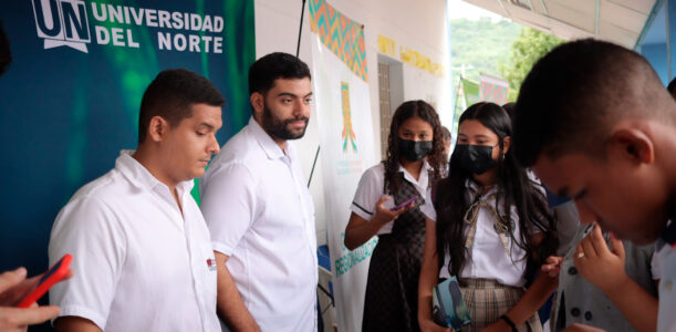 Feria Oportunidades de Acceso a la Educación Superior en la Institución Educativa Comfamiliar  La Guajira No 1